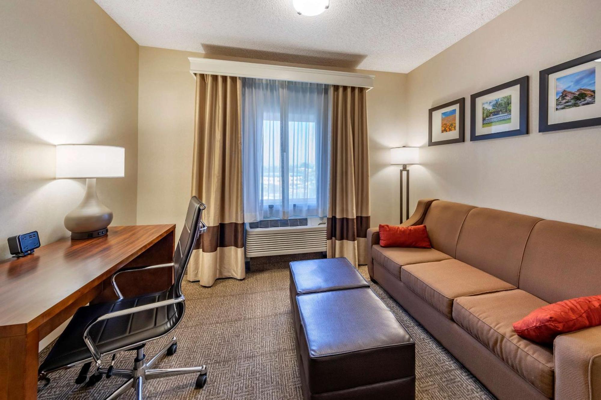 Comfort Suites Near Six Flags Magic Mountain Stevenson Ranch Zewnętrze zdjęcie
